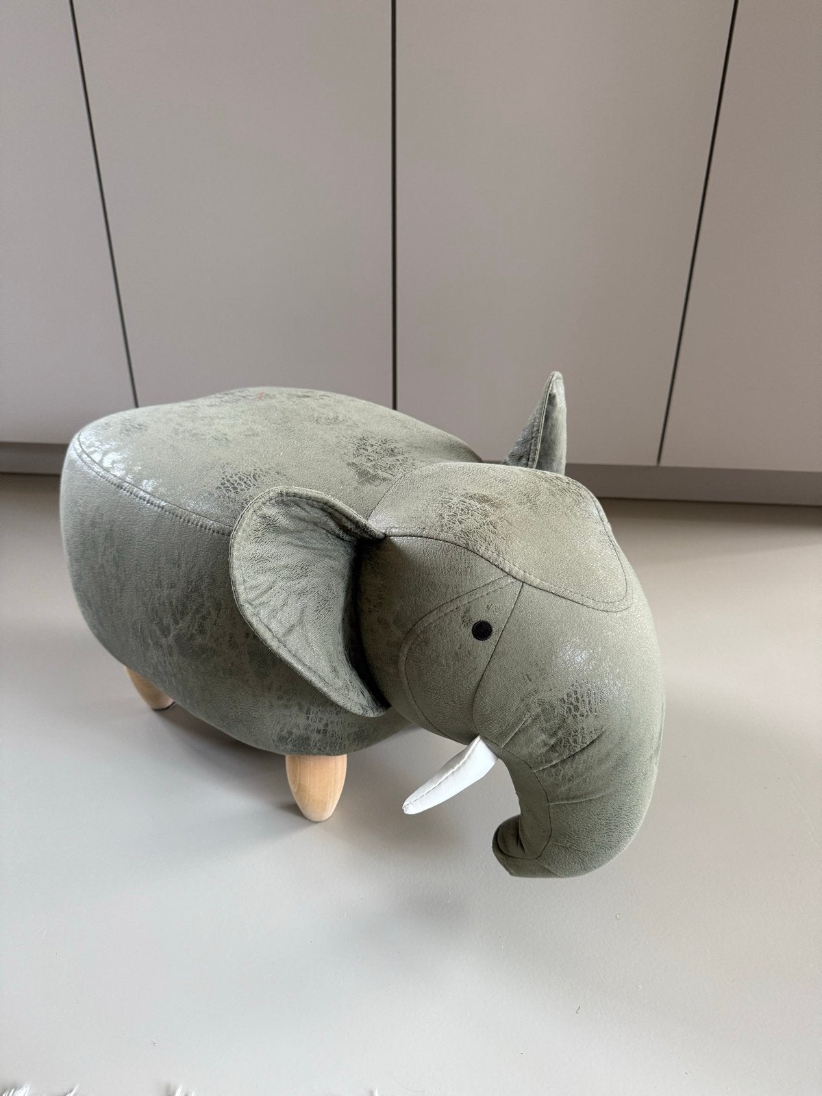 Kwantum poefje olifant voor kids -khaki, Verzenden, Gebruikt, Groen, Textiel