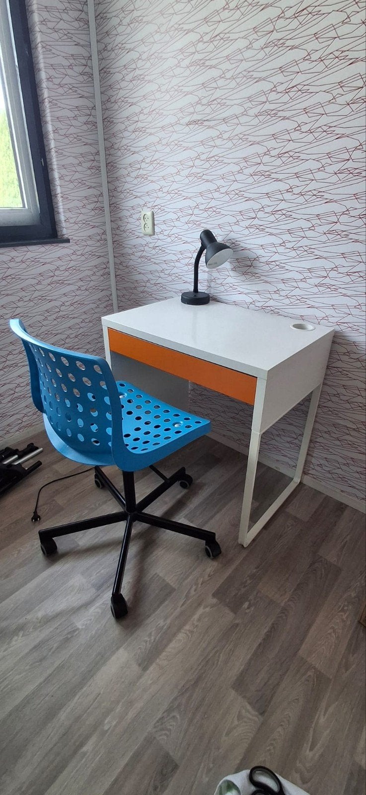 Twee Ikea bureaus in goede staat - 73x50 cm, incl. stoelen, Ophalen, Gebruikt, IKEA