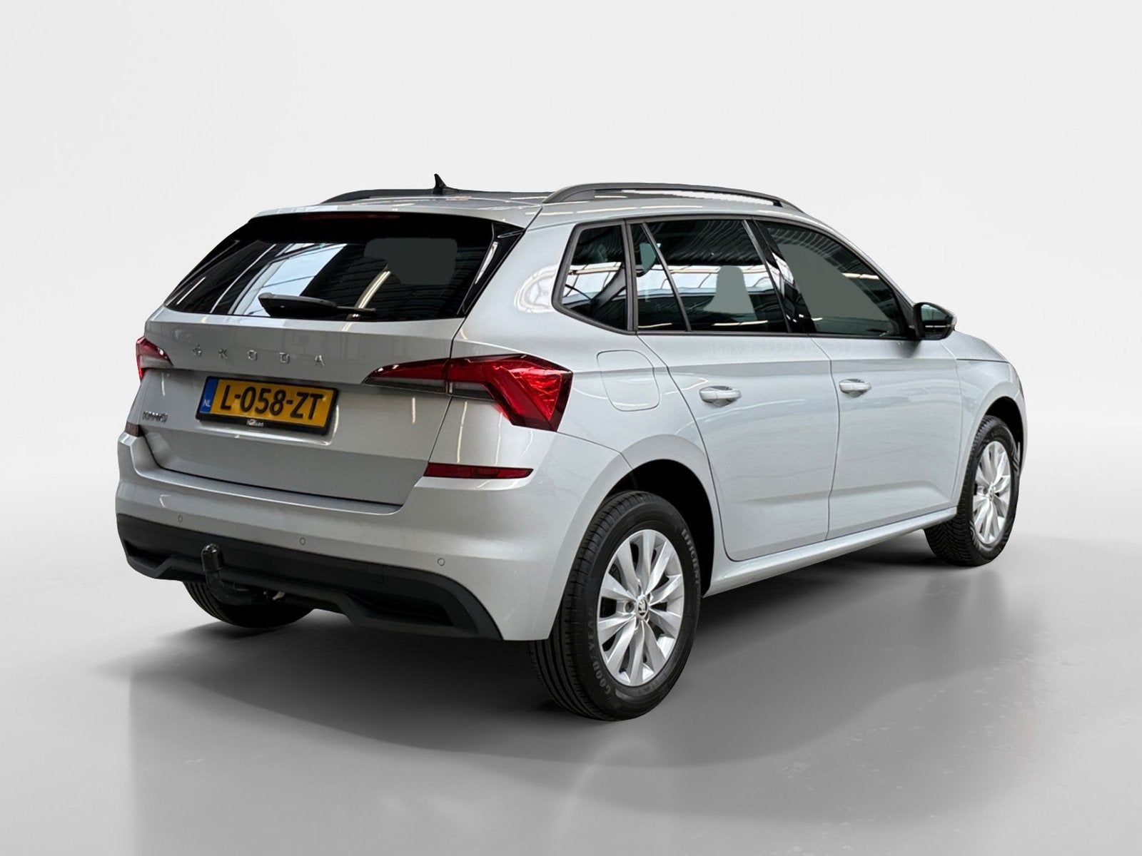 Skoda Kamiq 1.0 TSI Business Edition I Trekhaak I Stoelverwa, Auto's, Automatische klimaatregeling, Gebruikt, Euro 6, 49 €/maand