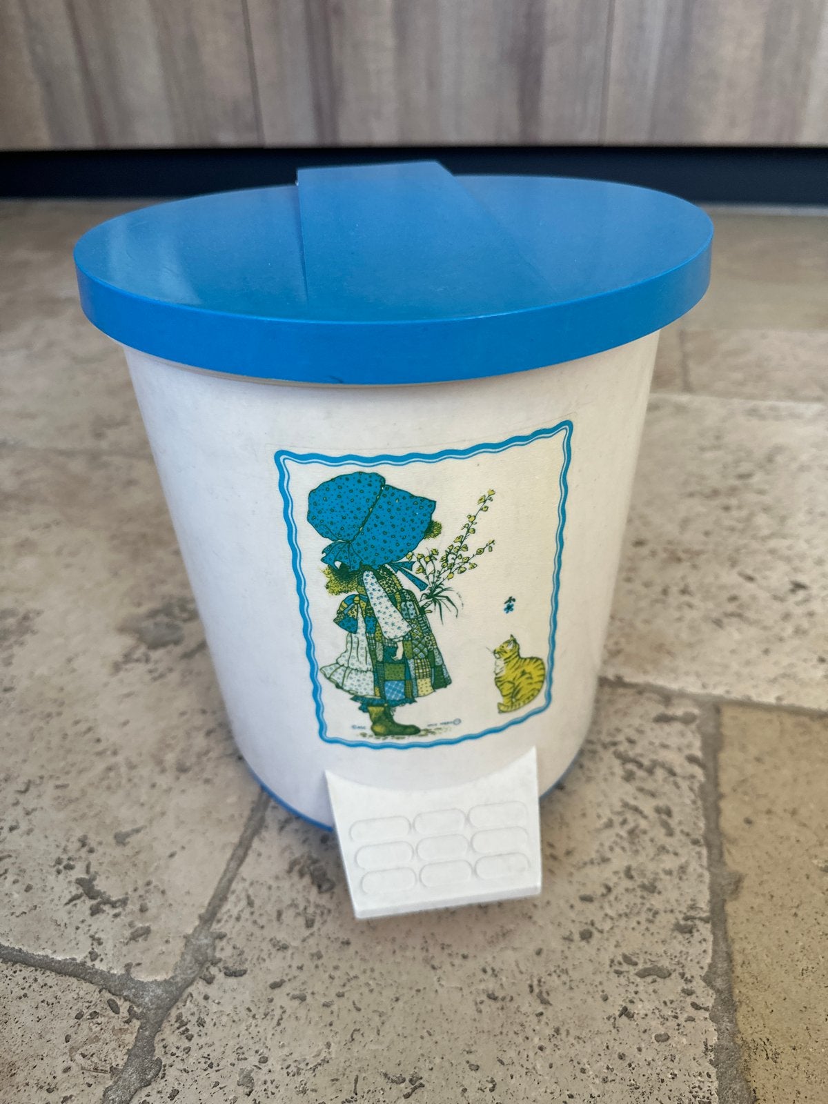 Vintage pedaalemmer met Holly Hobbie - Blauw/Wit, Huis en Inrichting, Woonaccessoires | Prullenbakken, Ophalen, Kunststof, Gebruikt