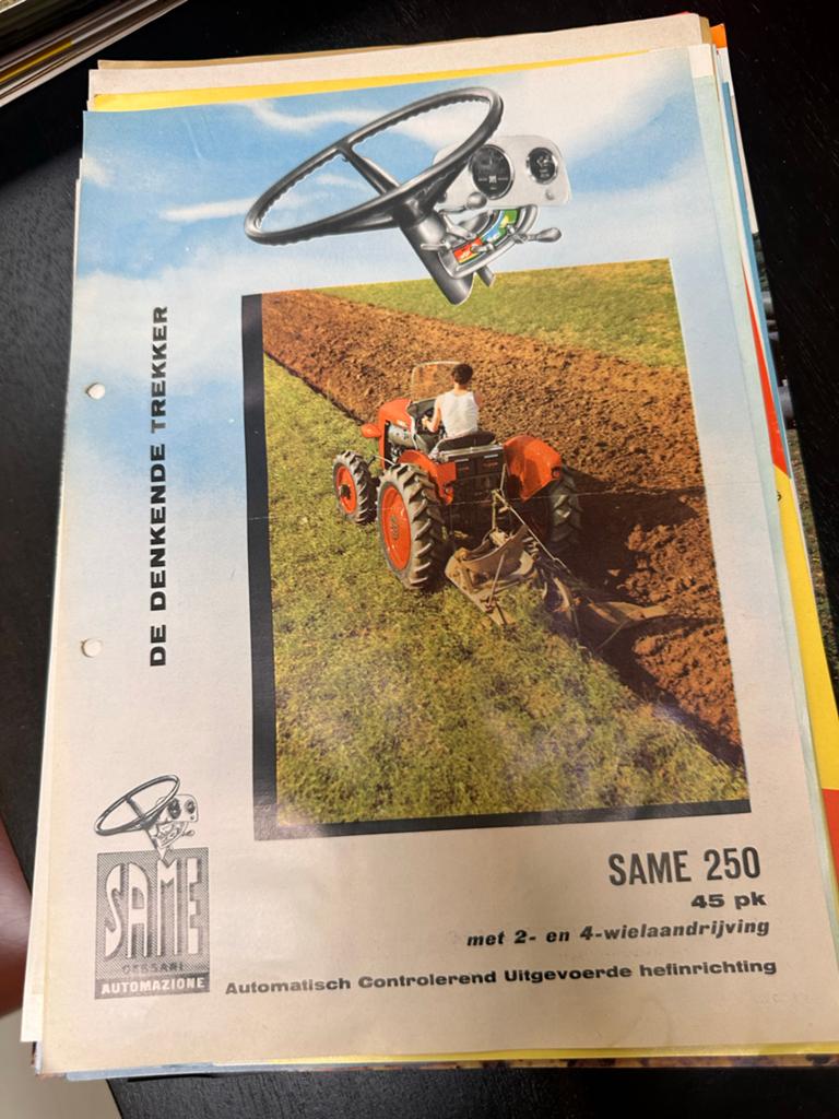 Oude folder jaren 60 - SAME 250 trekker 45 pk, Boeken, Catalogussen en Folders, Ophalen of Verzenden, Zo goed als nieuw