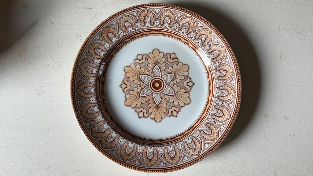 Prachtig bord gemaakt door Petrus Ragout 25.5cm Maastricht, Ophalen of Verzenden