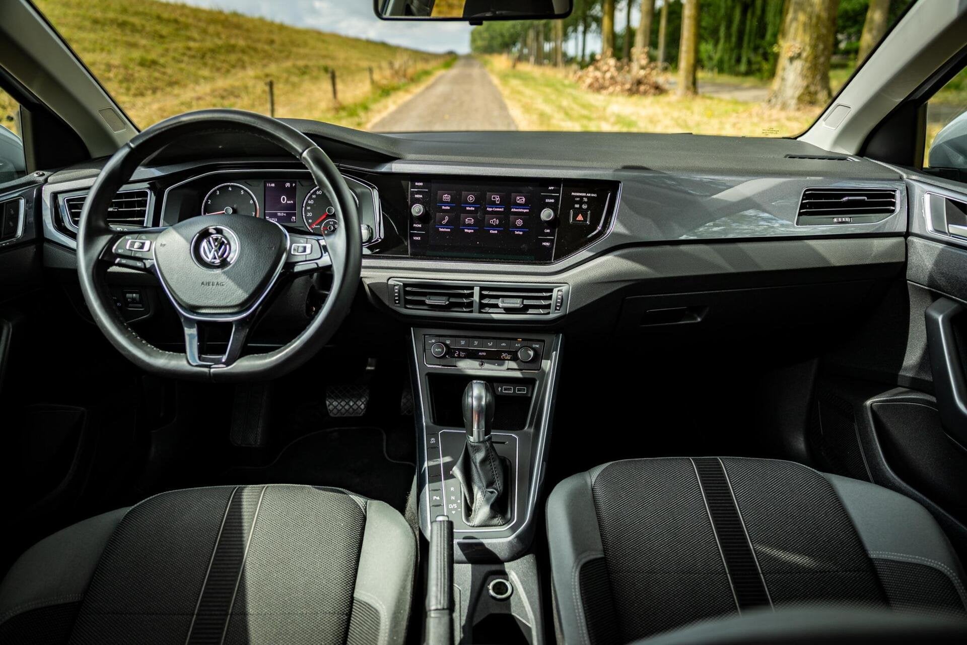 Volkswagen Polo 1.0 TSI Highline |Nap |Carplay |Trekhaak, Gebruikt, Euro 6, 95 pk, Met garantie (alle)