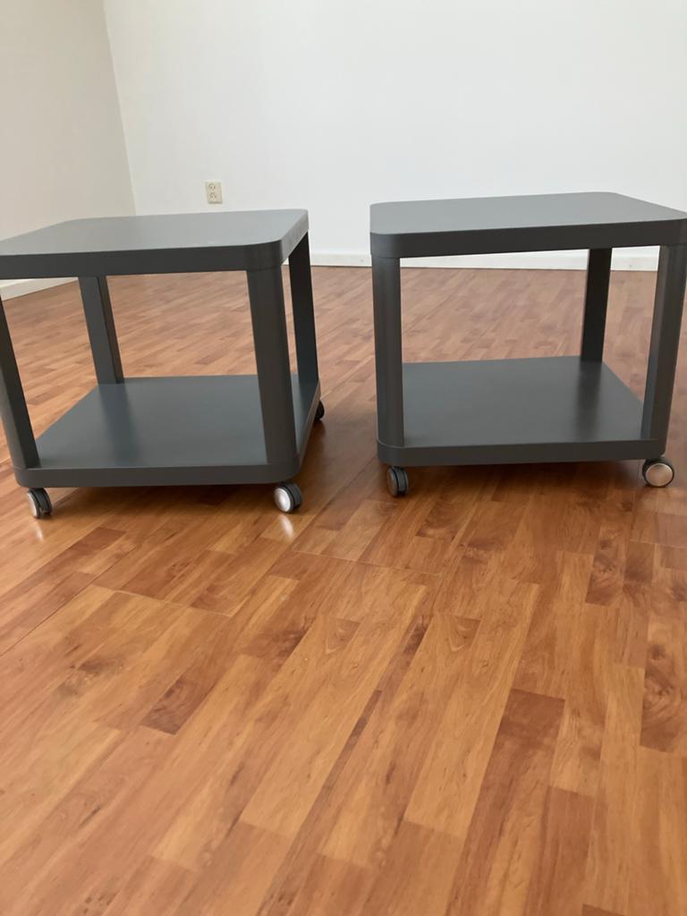Set van 2 grijze bijzettafels op wieltjes, Huis en Inrichting, Tafels | Salontafels, Ophalen, Zo goed als nieuw, Vierkant, 50 tot 100 cm