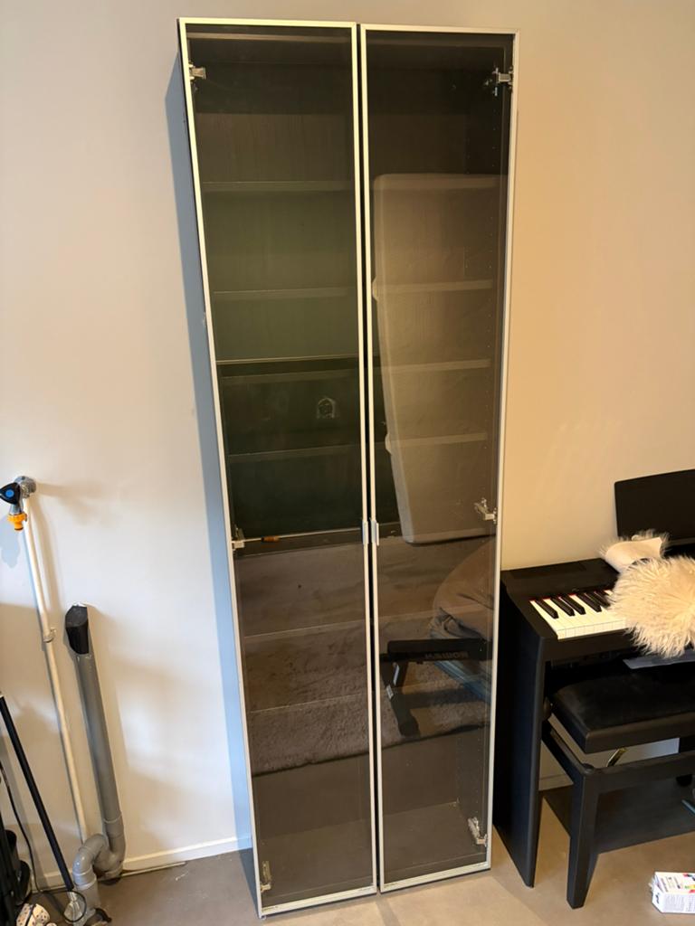IKEA DETOLF vitrinekast te koop, Huis en Inrichting, Kasten | Vitrinekasten, Ophalen, 50 tot 100 cm, Zo goed als nieuw, 150 tot 200 cm