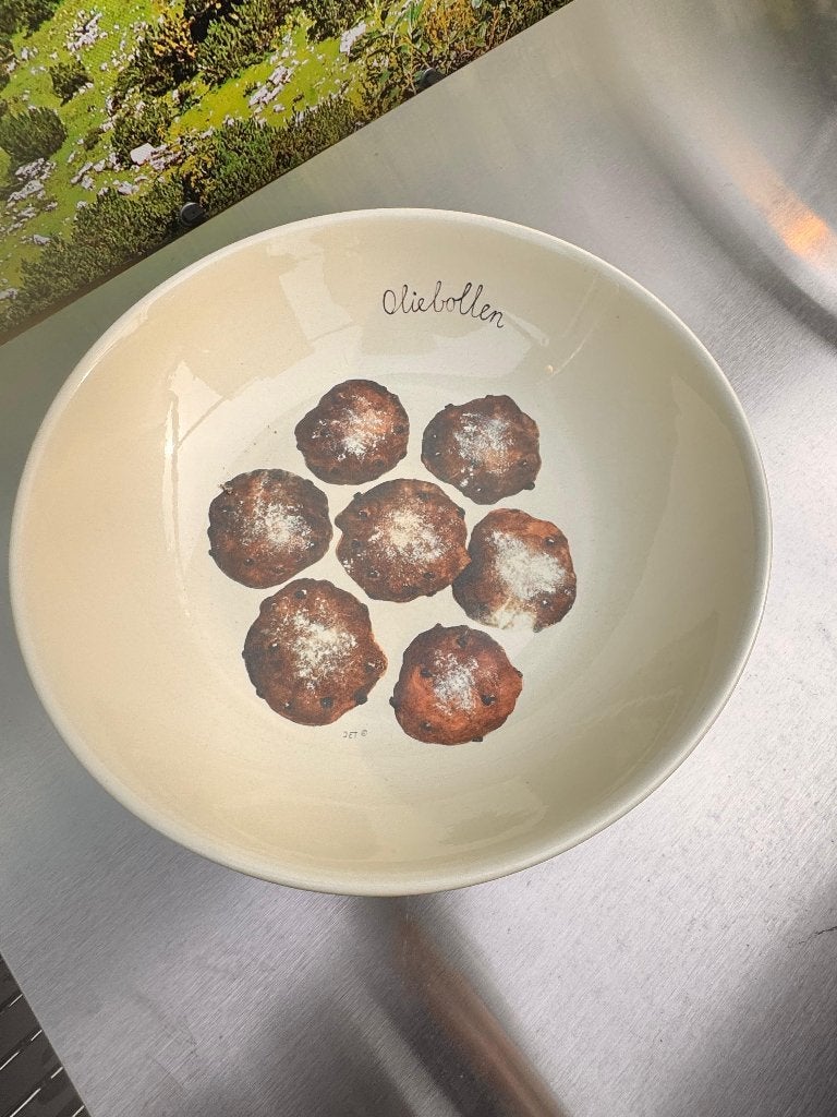 Oliebollenschaal, Keramiek, Ophalen of Verzenden, Overige stijlen, Schaal of Schalen