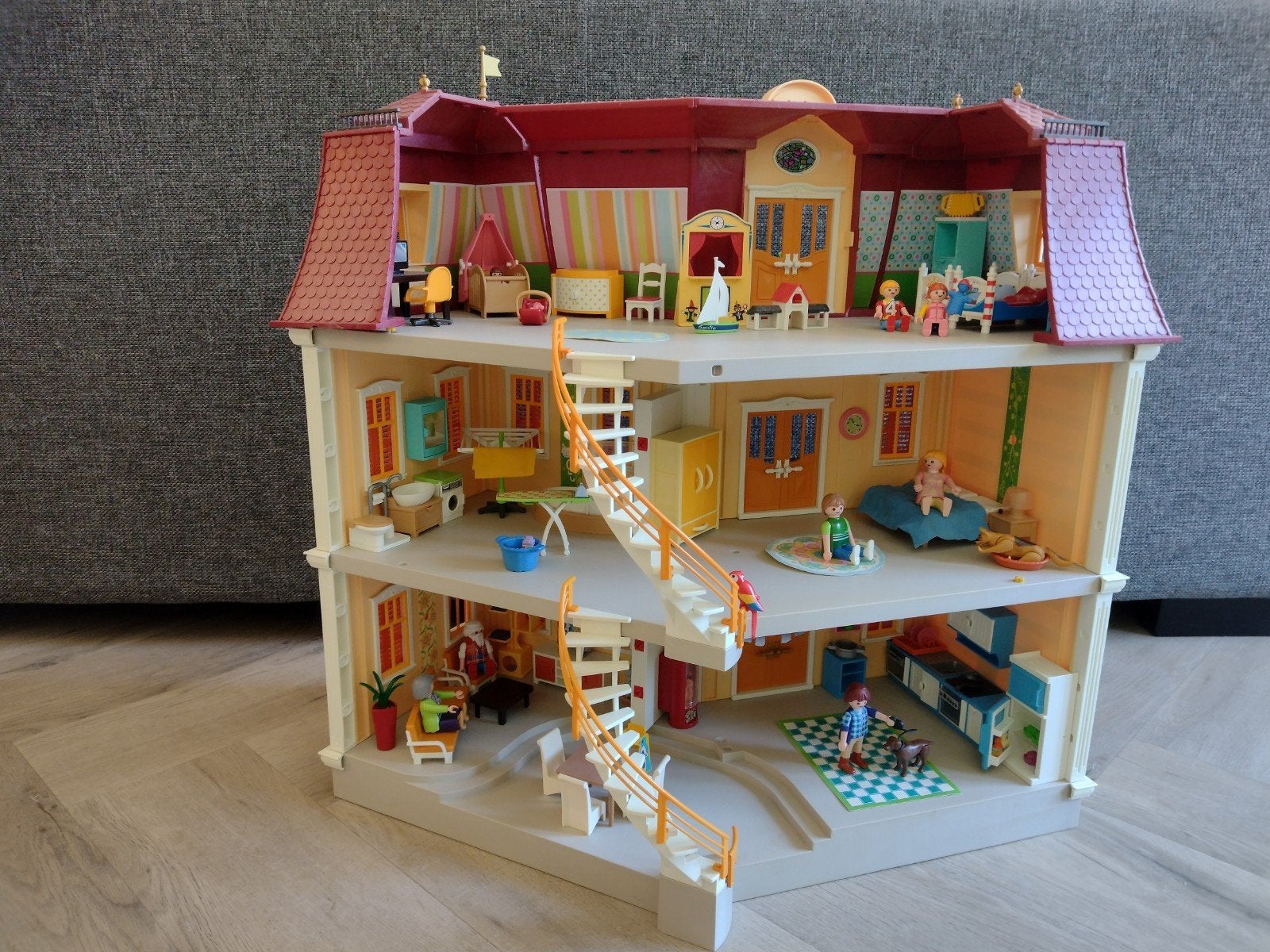 Playmobil huis, compleet ingericht, met auto en boot, Ophalen, Gebruikt