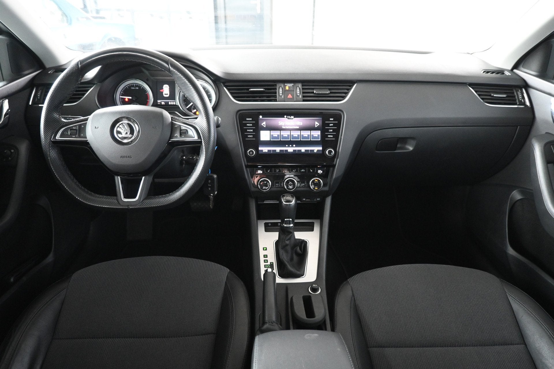 Skoda Octavia Combi 1.0 TSI Greentech Ambition Business Auto, Stof, Met garantie (alle), 116 pk, Automatische klimaatregeling