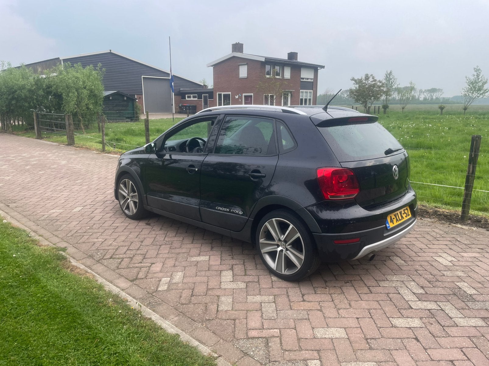Volkswagen Polo 1.2 5D 2009 Zwart (Airco), Voorwielaandrijving, 40 €/maand, Zwart, Bedrijf