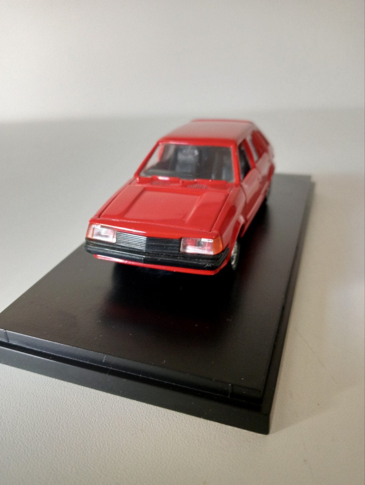 Mazda 323 HB klassieke auto zeldzaam., Ophalen of Verzenden, Nieuw