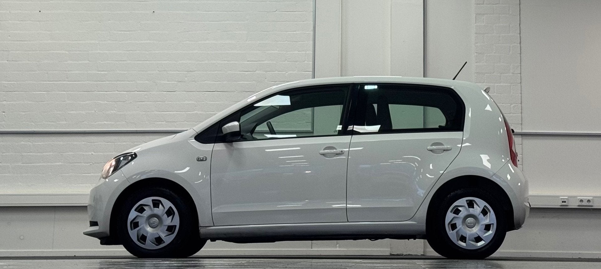 Seat Mii 1.0i Style Airco 2e Eigenaar Navigatie 5-drs Garant, Voorwielaandrijving, Euro 5, Stof, Gebruikt