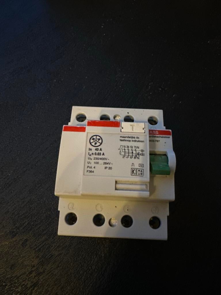 ABB aardlekschakelaar 40A 0.03A, Hobby en Vrije tijd, Elektronica-componenten, Ophalen of Verzenden, Gebruikt