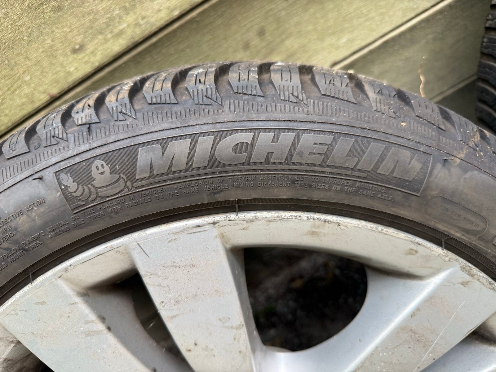 Michelin Alpine 5 winterbanden met BMW velgen - 225/45R17, Auto-onderdelen, Banden en Velgen, Ophalen, Gebruikt, Banden en Velgen