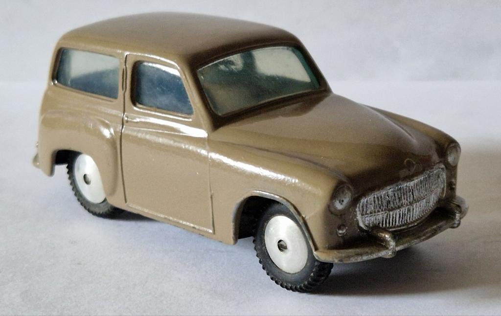 Corgi Toys 206 Hillman Husky Estate, Hobby en Vrije tijd, Modelauto's | 1:43, Verzenden, Zo goed als nieuw, Auto, Corgi
