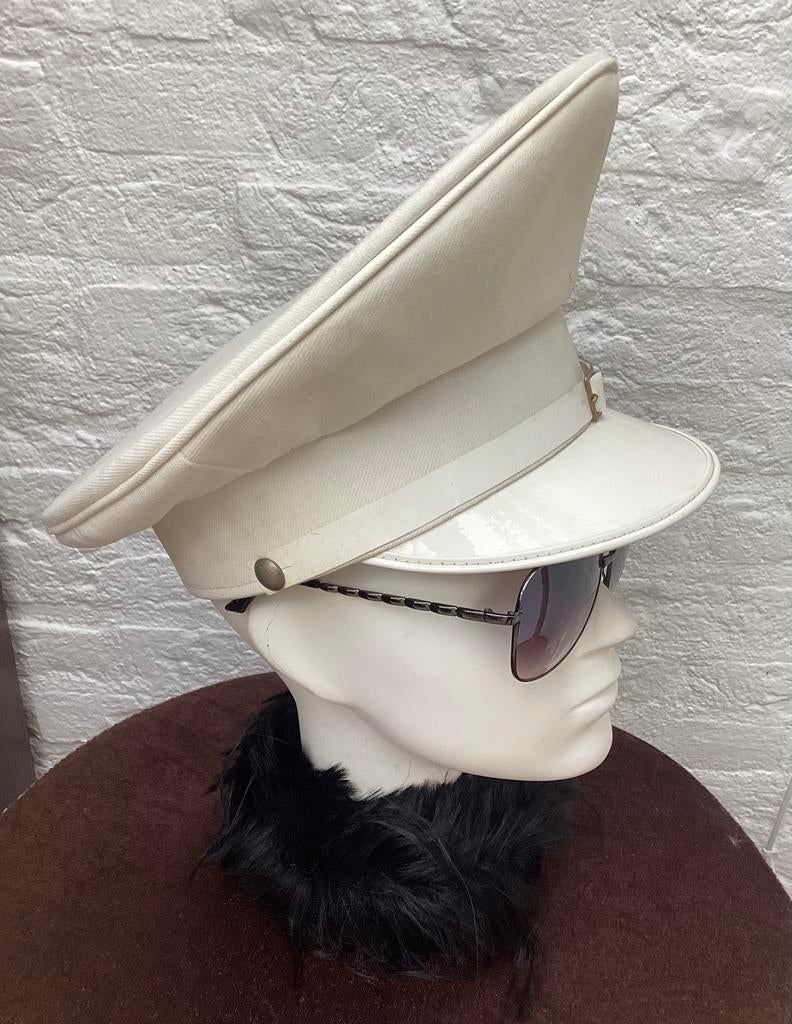 Witte kopspet , showband maat 57, Verzamelen, Ophalen of Verzenden, Landmacht, Nederland, Kleding of Schoenen