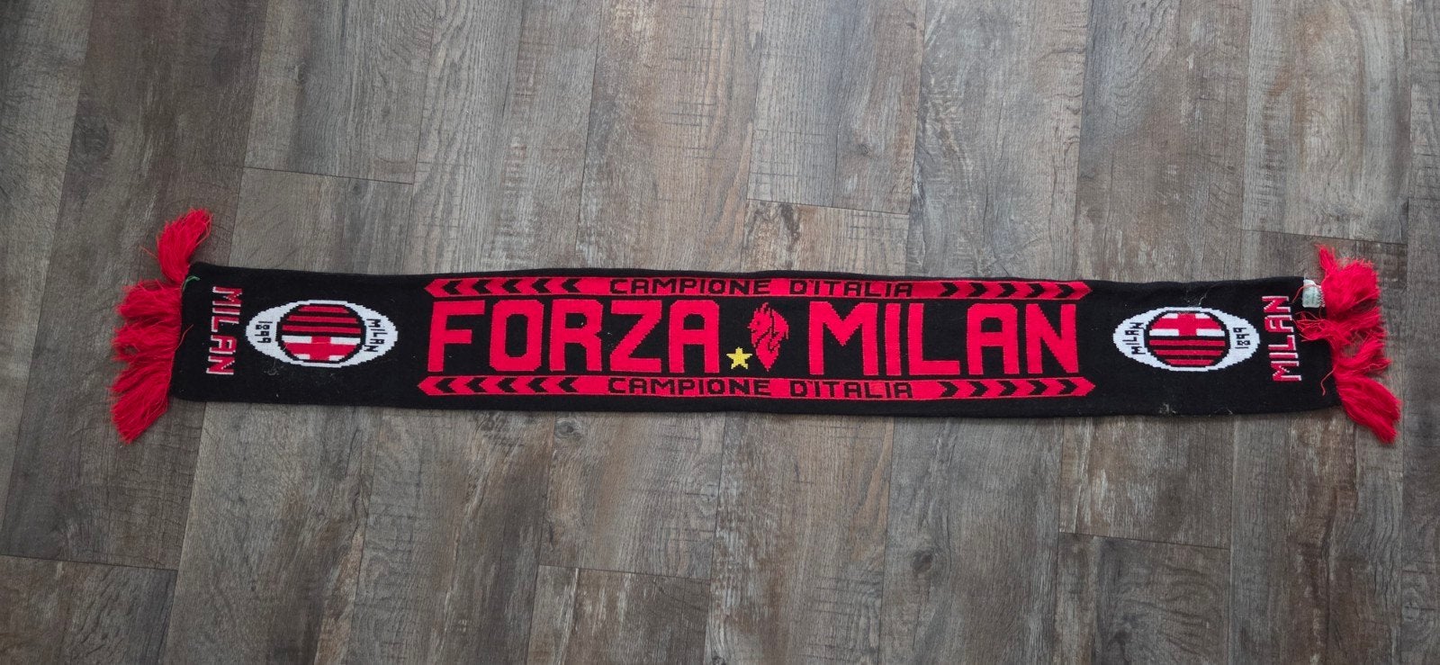 Sjaal AC Milan, Verzamelen, Ophalen of Verzenden, Zo goed als nieuw, Buitenlandse clubs, Vaantje of Sjaal