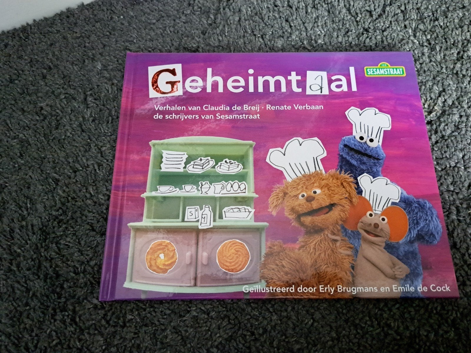 Geheimtaal - Sesamstraat Voorleesboek, Ophalen of Verzenden, Zo goed als nieuw, Claudia de Breij, Renate Verbaan, Fictie algemeen