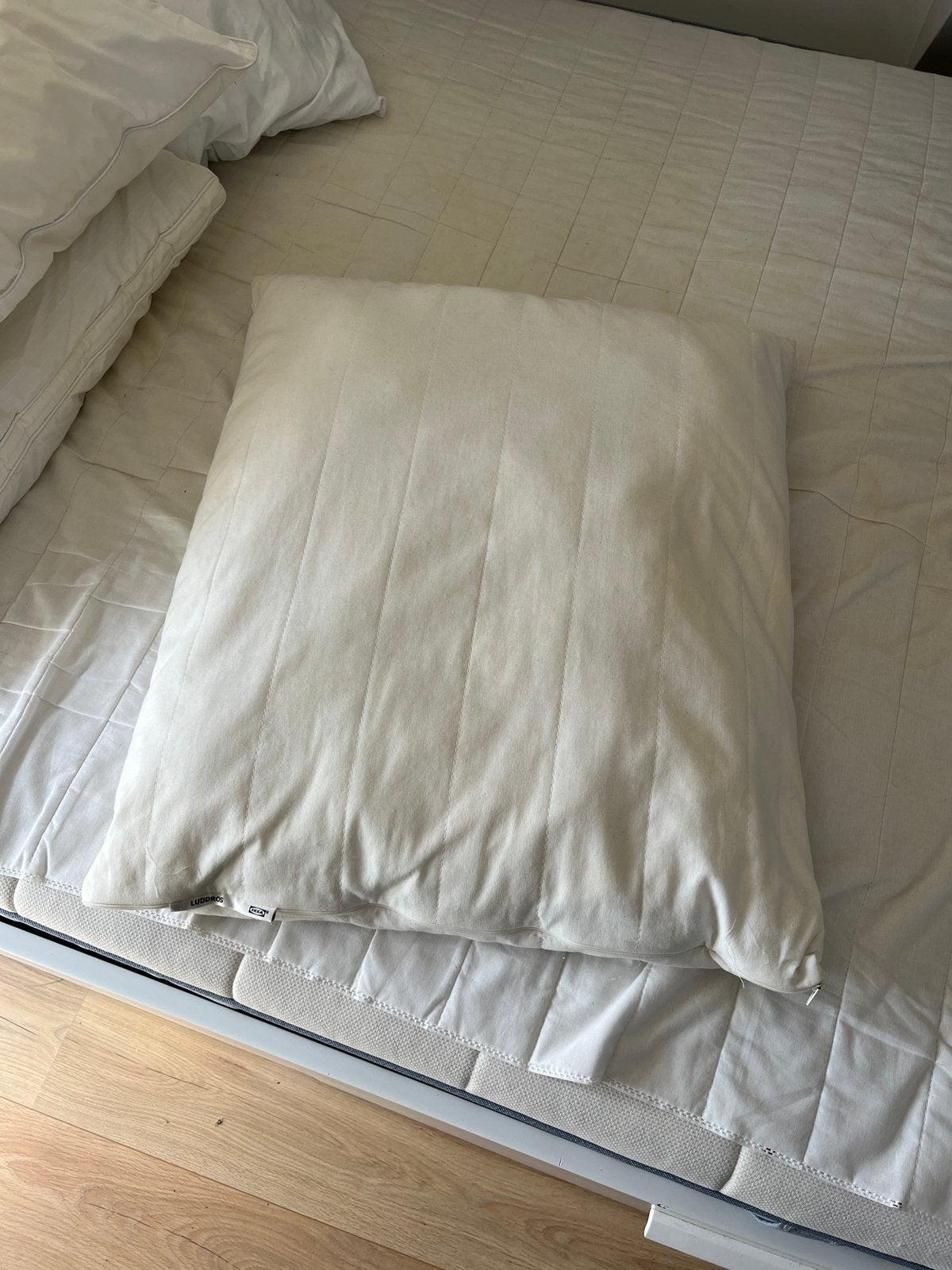 Ikea hoofdkussen luddros, Ophalen, Zo goed als nieuw