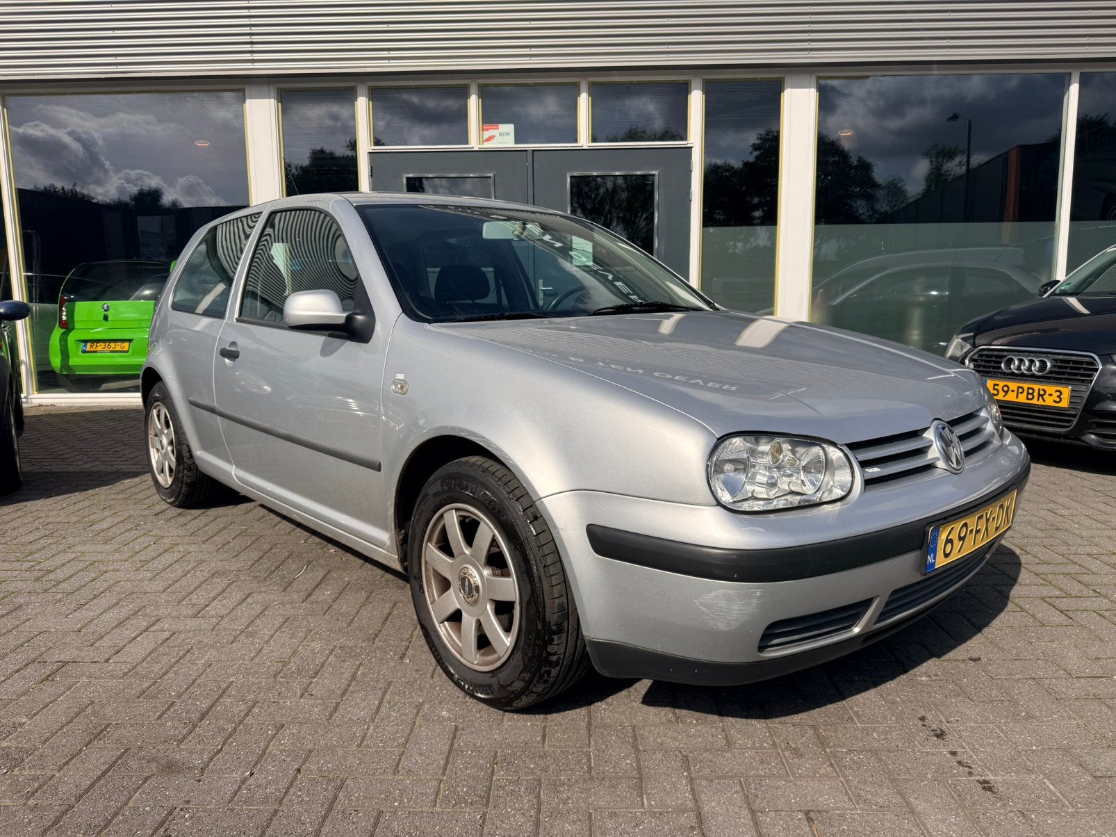 Volkswagen Golf 2.0 85KW 2000|Clima Airco|Lichtmetaal|NAP!!, Auto's, Stof, Zwart, 4 cilinders, 1984 cc