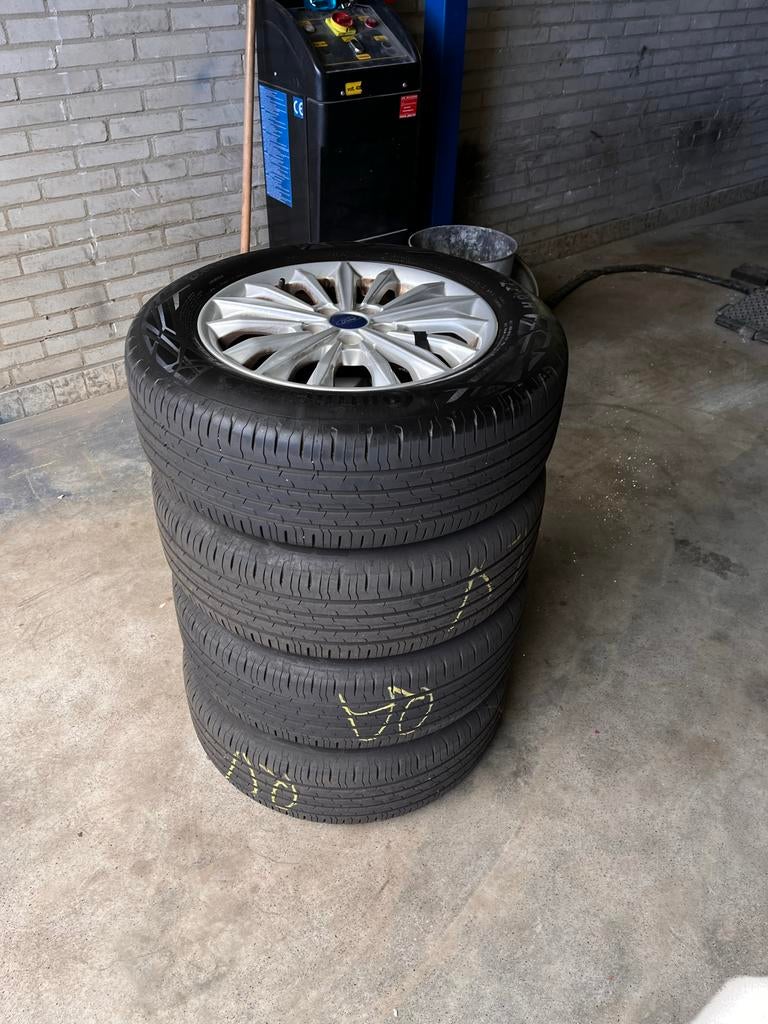 Ford Focus wielen set 205/60 r16 Zomerbanden, Auto-onderdelen, Banden en Velgen, Ophalen, Gebruikt, 16 inch, Banden en Velgen