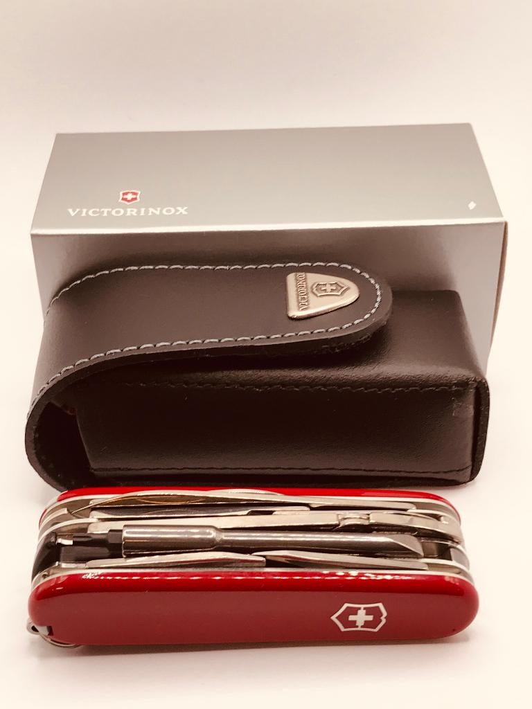 Victorinox CyberTool M Tool 34 Functions Leren riem hoes NEW, Ophalen of Verzenden, Nieuw