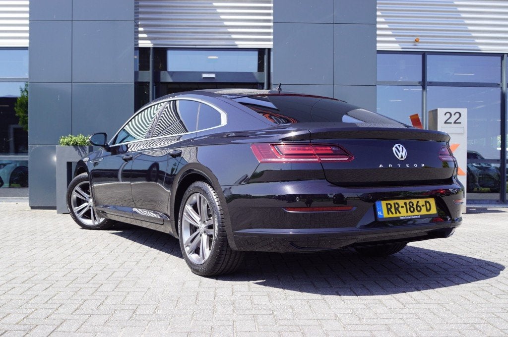 Volkswagen ARTEON 2.0 TDI DSG / Navi / Camera / PDC / ACC /, Auto's, Volkswagen, Arteon, Gebruikt, 4 cilinders, Zwart