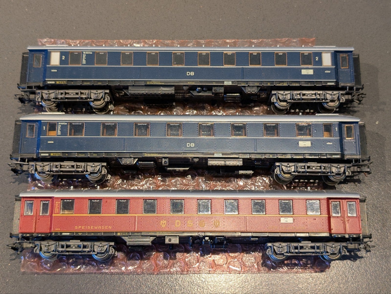 Märklin H0 Wagons - 2x DB en 1x DSG Speisewagen, Wisselstroom, Gebruikt, Wagon, Ophalen of Verzenden