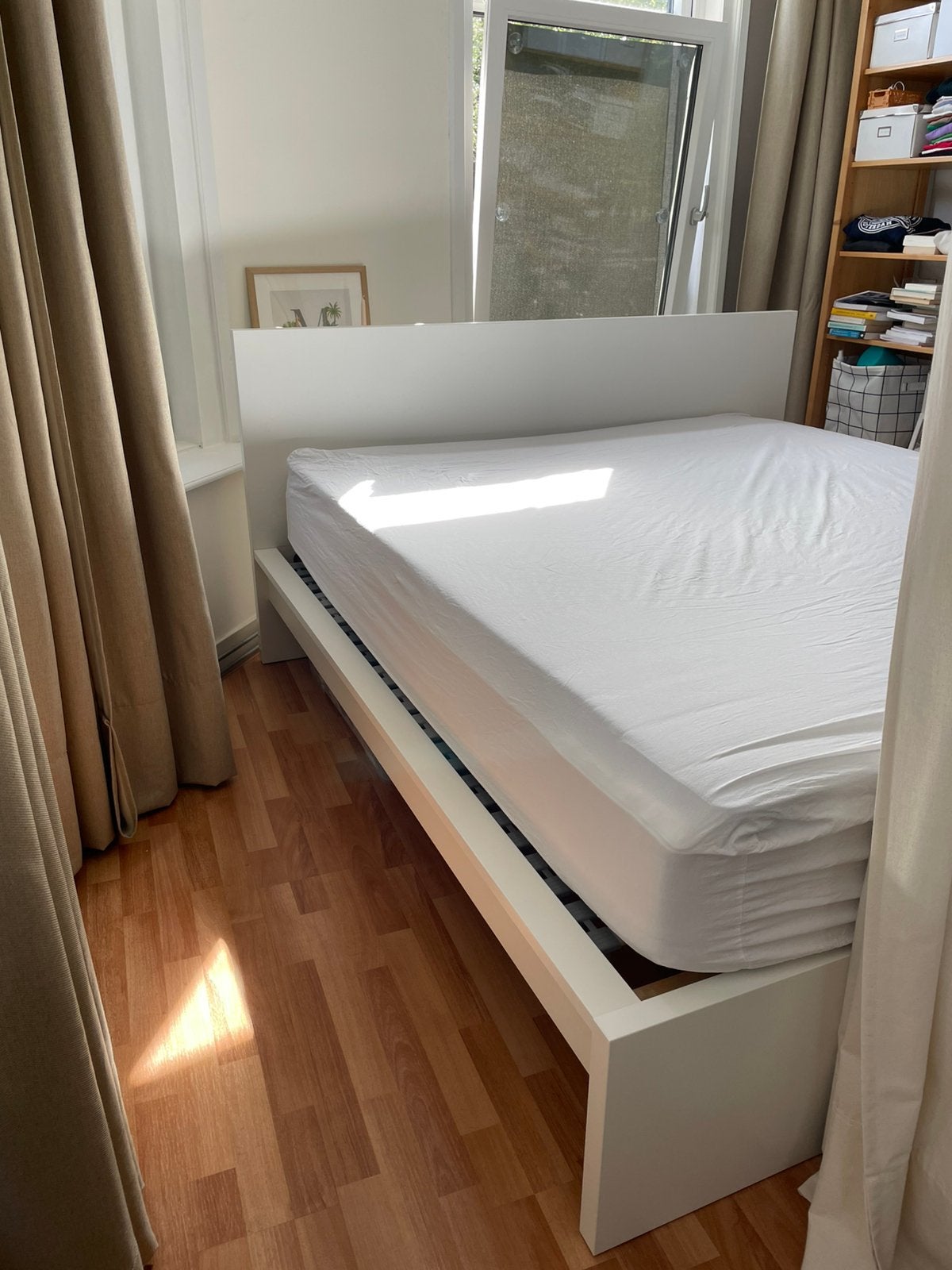 2 persoonsbed  bedframe ikea wit 180x200 cm, Huis en Inrichting, Ophalen, Overige materialen, Strak modern, Wit