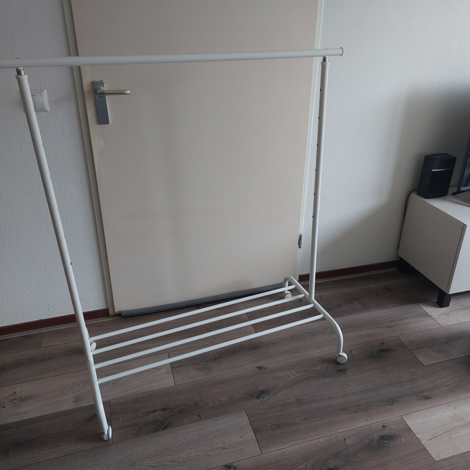 Kledingrek Ikea Rigga wit, Kleding | Dames, Ophalen, Met wielen, Gebruikt