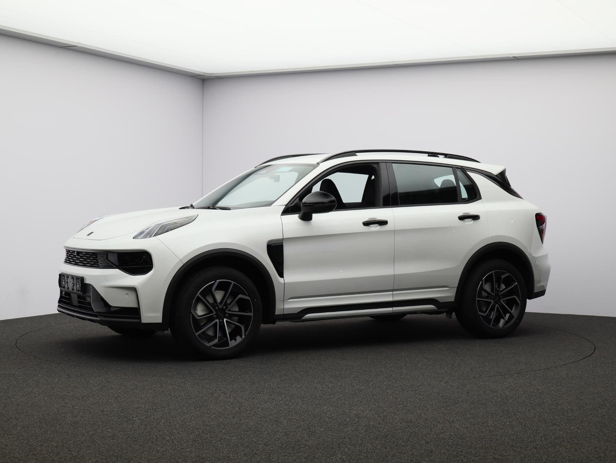Lynk & Co 01 1.5 Core VOORRAADACTIE! € 43145.- VOOR € 36, Auto's, Euro 6, 4 cilinders, Automatische klimaatregeling, Alcantara