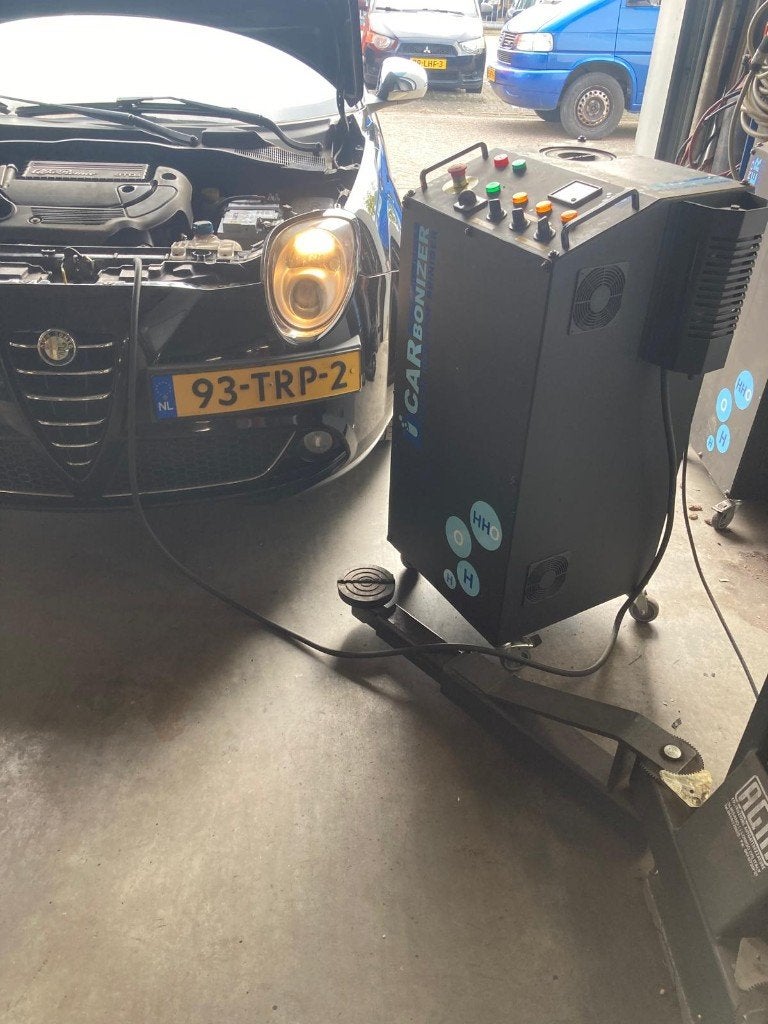 Carbonizer carbon cleaner, Ophalen