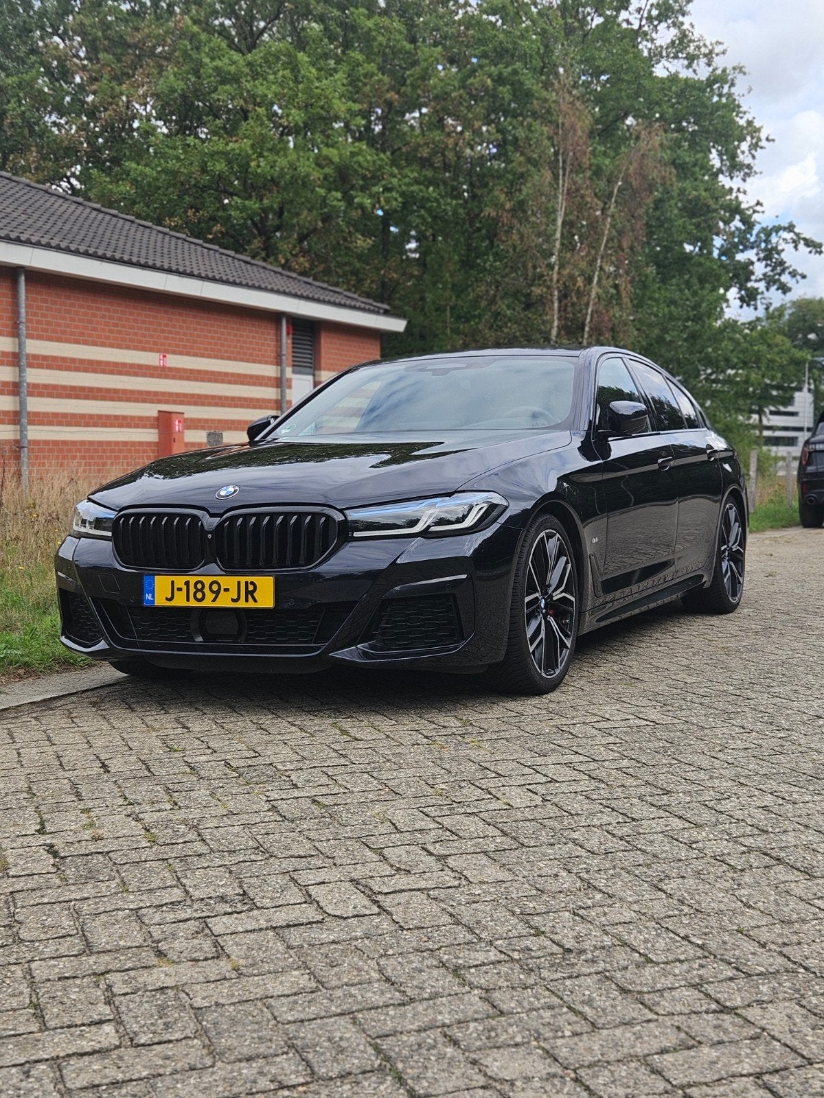 BMW 5-Serie 530i 252pk Aut 2020 !!Vol M-pakket!!, 1998 cc, Achterwielaandrijving, Zwart, 4 cilinders