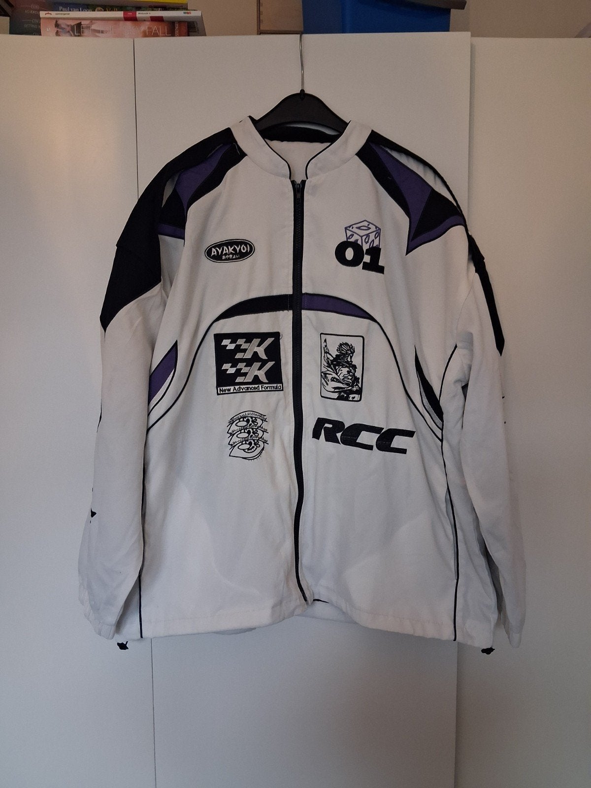 Kenshin Kollection Anime Motorsport Jas – Satoru Gojo (JJK), Kenshin Kollection, Jas | textiel, Ophalen of Verzenden, Nieuw zonder kaartje
