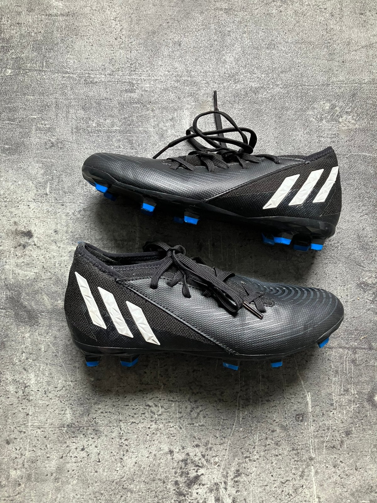 Voetbalschoenen Adidas, Maat XS of kleiner, Ophalen of Verzenden, Zo goed als nieuw, Schoenen
