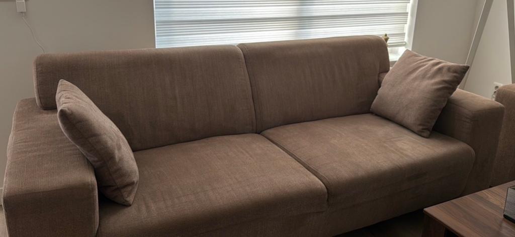 Comfortabele 2-zitsbanken in bruine stof MOET NU WEG, Ophalen, Gebruikt, 150 tot 200 cm, Tweepersoons