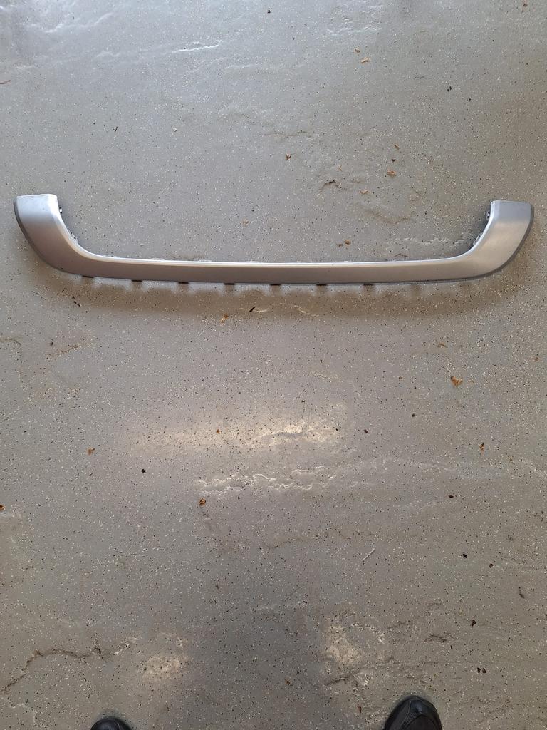 Achterbumper lijst opel karl rocks  artikelnummer. 94550261, Auto-onderdelen, Ophalen, Gebruikt, Opel, Achter