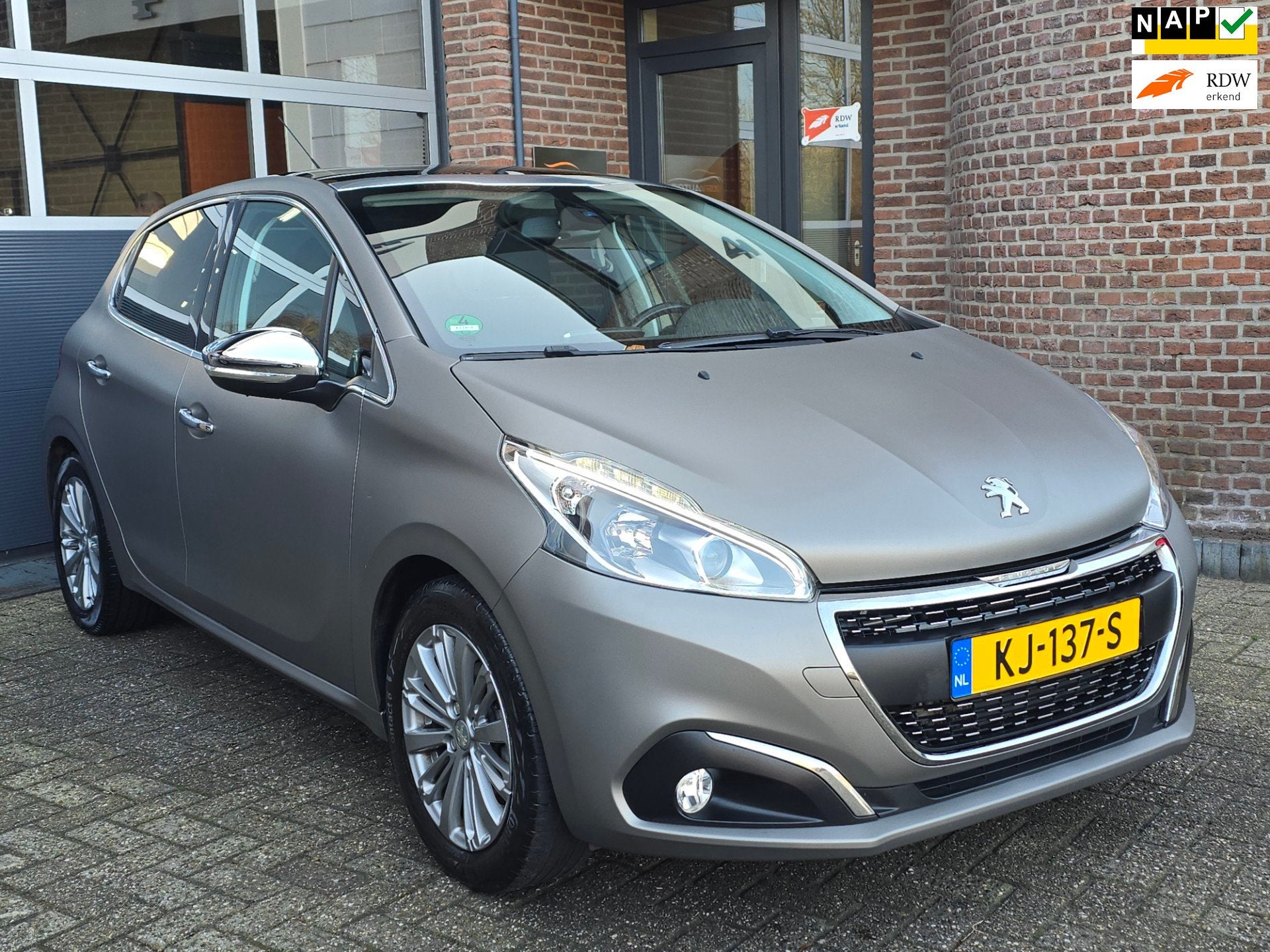 Peugeot 208 1.2 PureTech Allure Pano |Camera |Led |Nap, Auto's, Voorwielaandrijving, Gebruikt, 1199 cc, 82 pk