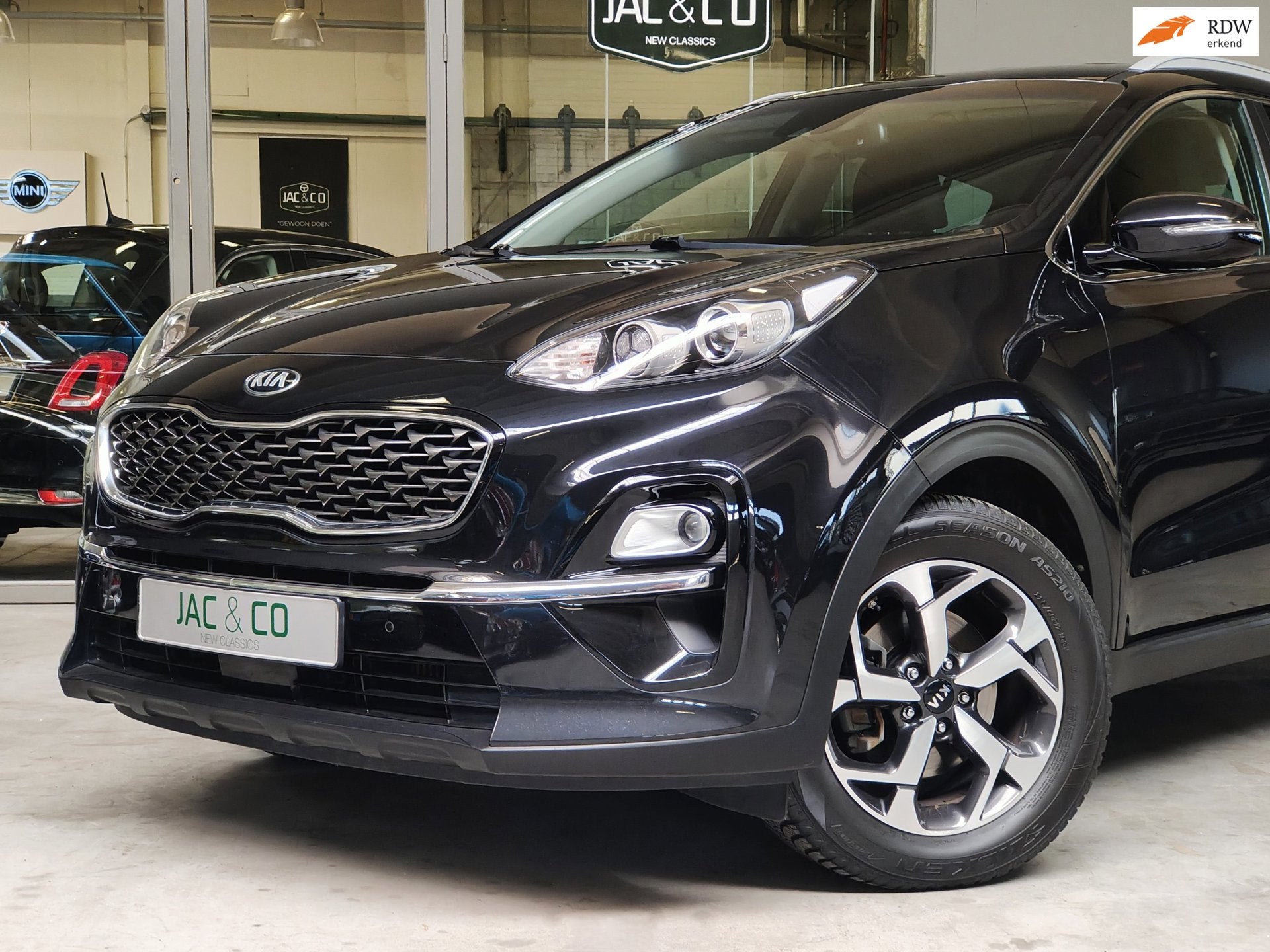 Kia SPORTAGE 1.6 T-GDI DynamicLine (€16790,- ex BTW) Apple, Auto's, Dealer onderhouden, Gebruikt, 4 cilinders, Zwart