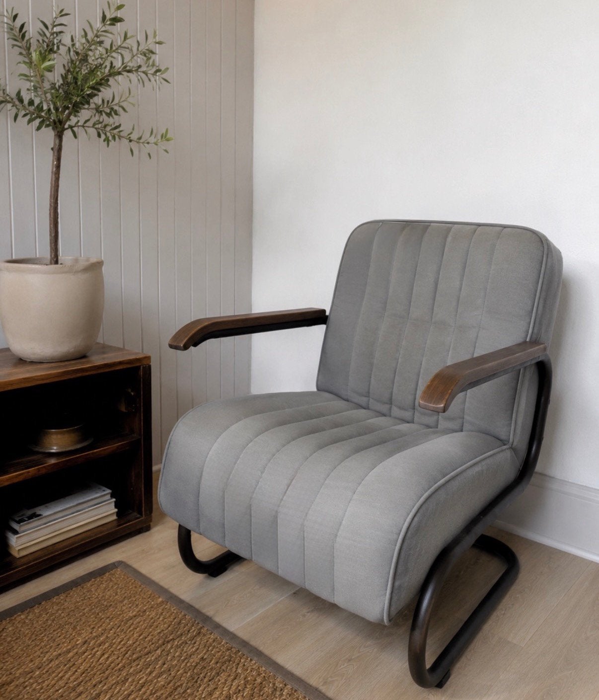 Fauteuil stoel grijsblauw walnoot armleuning industrieel, Ophalen, Gebruikt, 75 tot 100 cm, 50 tot 75 cm