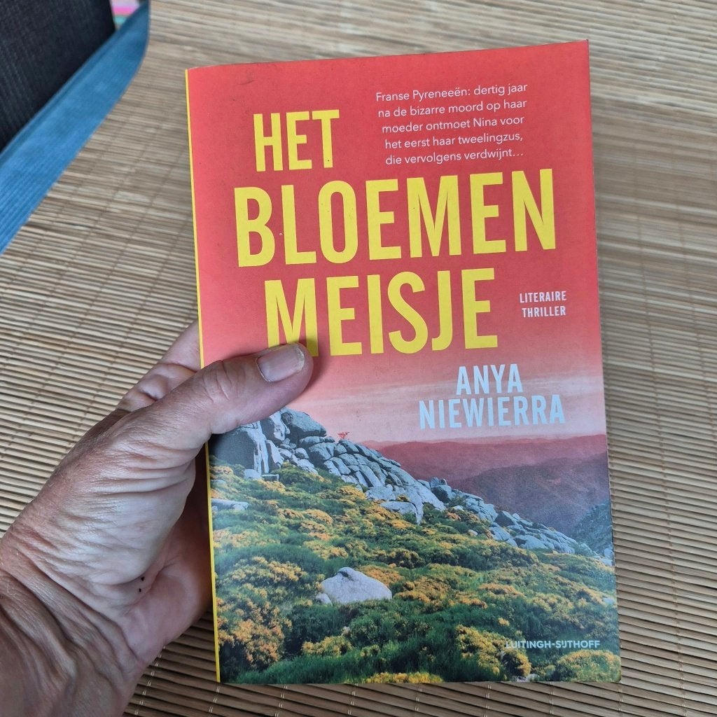 Het bloemenmeisje - Anya Niewierra, Boeken, Ophalen of Verzenden, Zo goed als nieuw, Anya Niewierra, Nederland