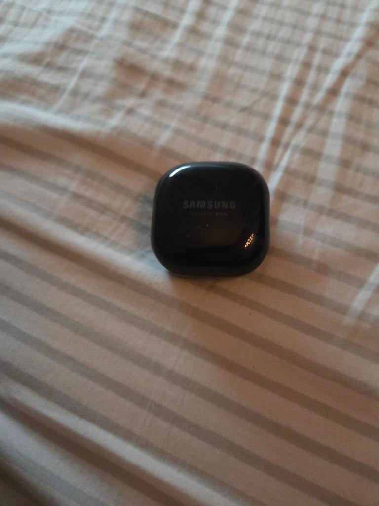 Samsung Galaxy Buds Oplaadcase Zwart, Ophalen, Gebruikt, Overige merken, Draadloos