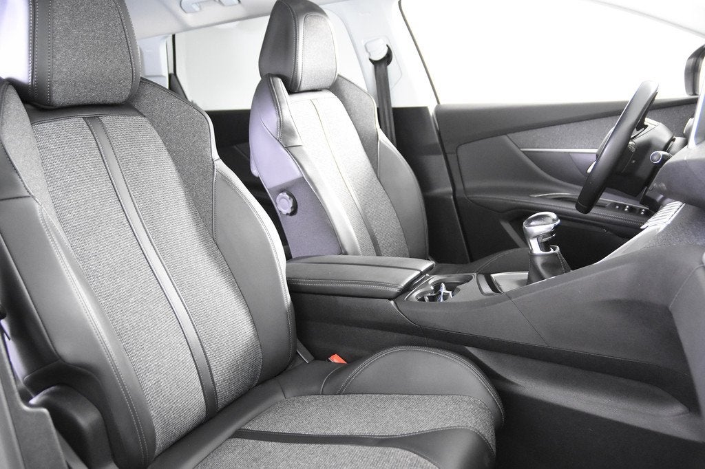 Peugeot 5008 Allure 130 *1ste Eigenaar*Leer*Navigatie*Camera, Auto's, Peugeot, 1280 kg, Gebruikt, 1199 cc, Wit