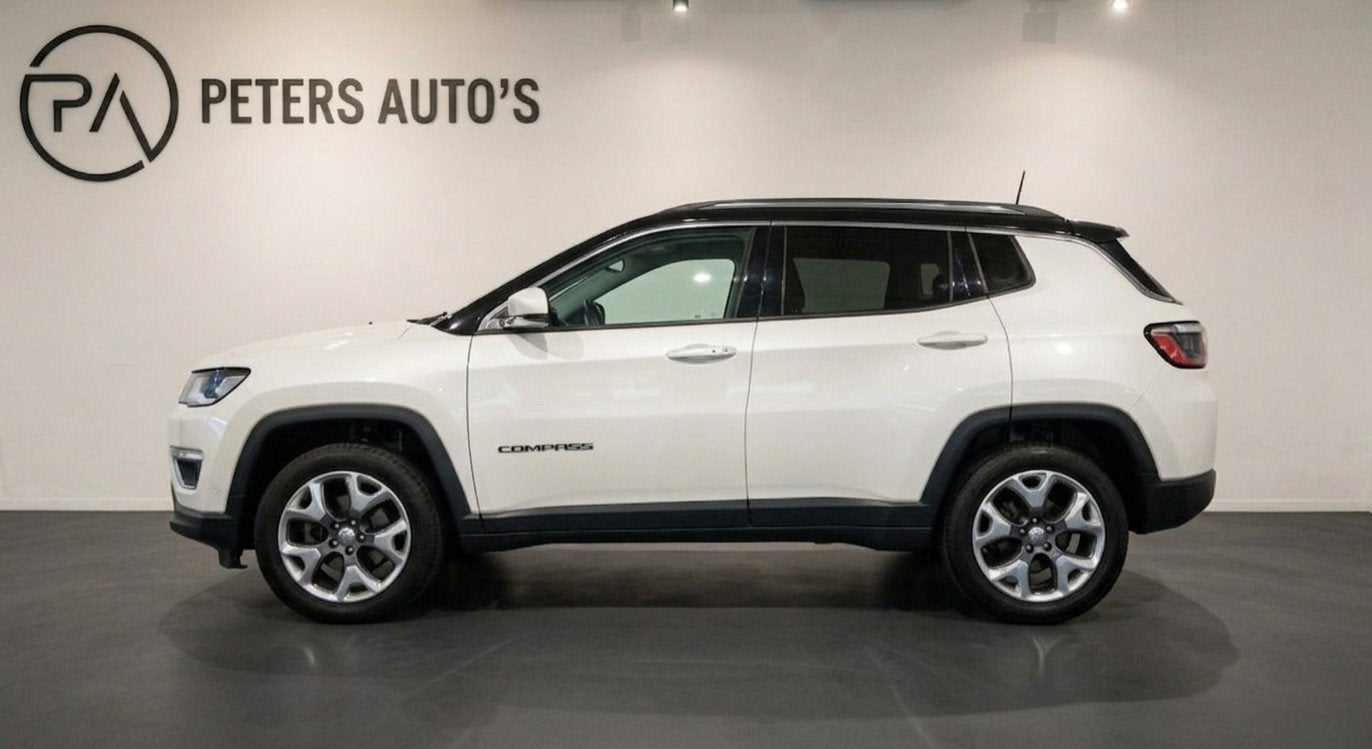 Jeep Compass 1.4 MultiAir Limited 4x4 Panoramadak/Leder/Trek, Auto's, Jeep, Automaat, Dealer onderhouden, 450 kg, Gebruikt