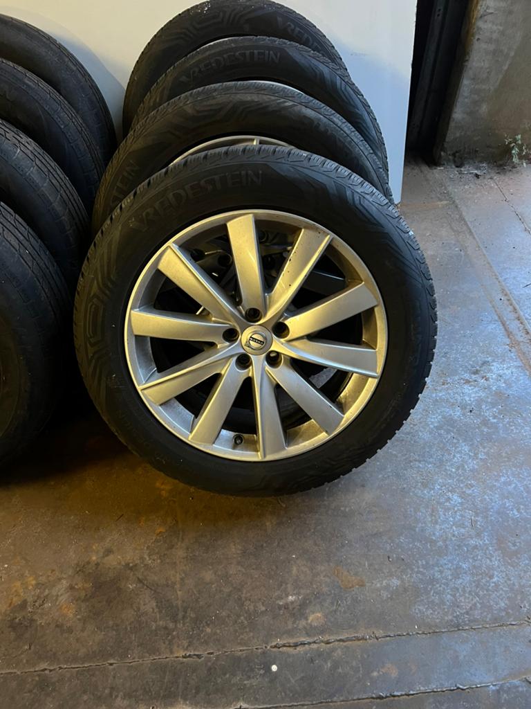 Te koop Volvo xc90 wielen., Auto-onderdelen, Banden en Velgen, Gebruikt, Banden en Velgen, 235 mm, All Season