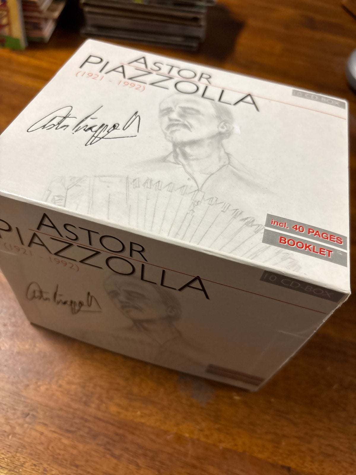 Astor Piazzolla (1921-1992) 10 CD boxset in goede staat, Cd's en Dvd's, Cd's | Overige Cd's, Ophalen of Verzenden, Zo goed als nieuw
