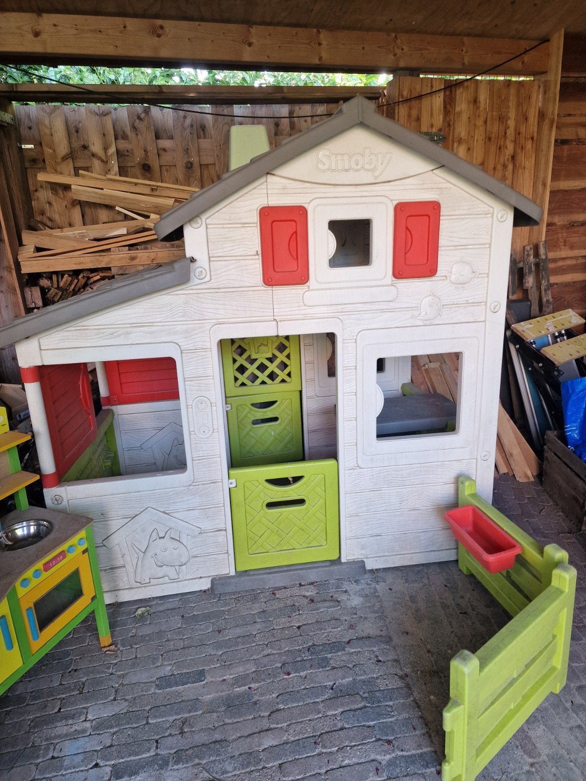 Smoby Speelhuisje met picknicktafel en hekje, Ophalen of Verzenden, Gebruikt, Kunststof