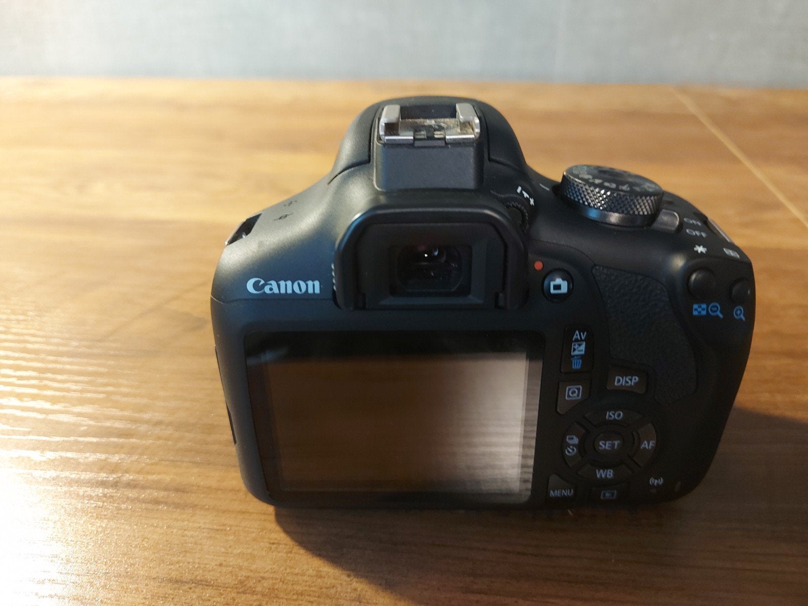Foto 6 van Canon EOS 2000D Spiegelreflexcamera met accessoires