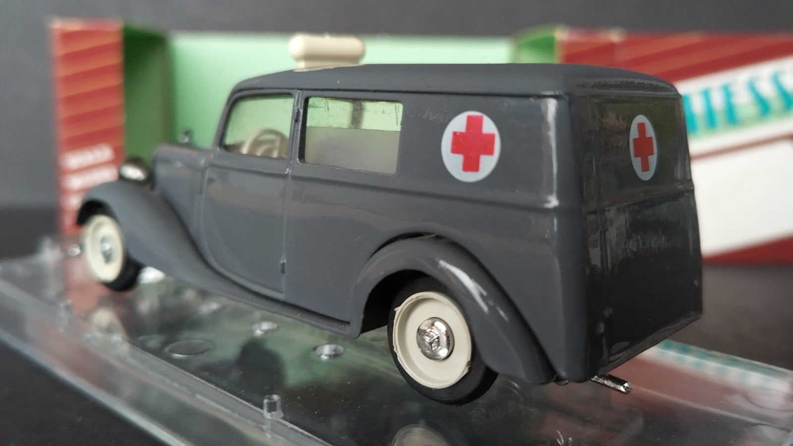 Mercedes Benz 170 V 1936 1950 ambulance 1:43 Vitesse Pol, Hobby en Vrije tijd, Overige merken, Auto, Verzenden, .