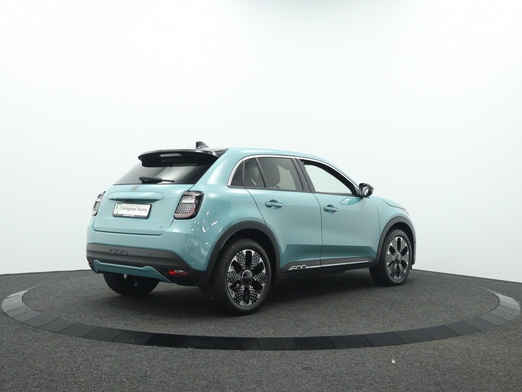 Fiat 600E La Prima 54 kWh | Wit Leder | Private lease vanaf, 12 maanden, 0 cilinders, Gebruikt, 156 pk