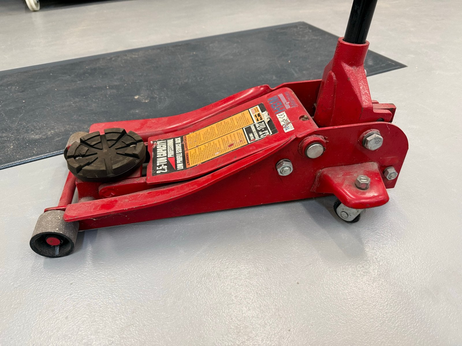 HBM 2.5 Ton Low Profile Garagekrik - Zo goed als nieuw, Ophalen of Verzenden, Zo goed als nieuw, Hydraulisch, Garagekrik